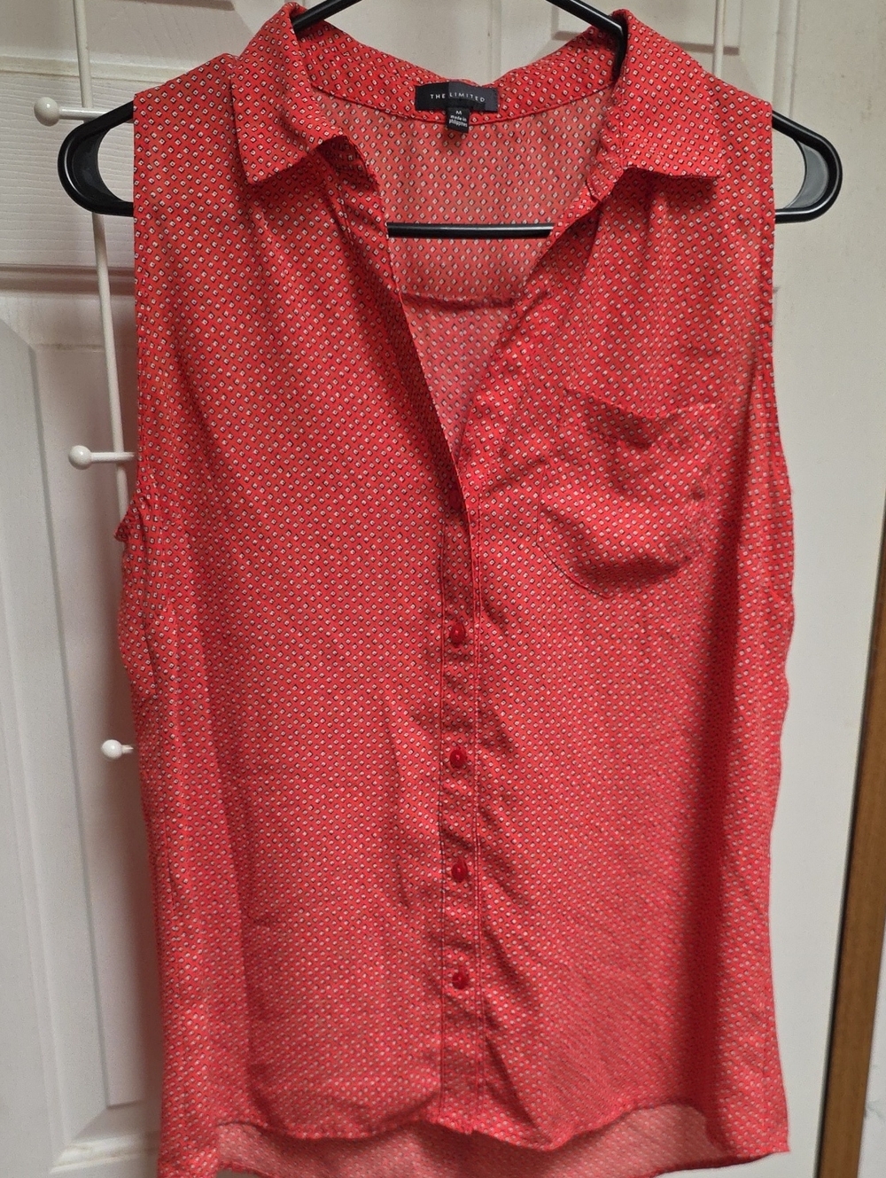 The Limited Sleeveless Coral Printed Button-Front Blouse